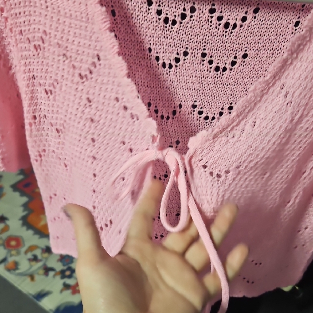 Soft Pink V-Neck Sweater with Open Knit Design - Picture 3 of 5